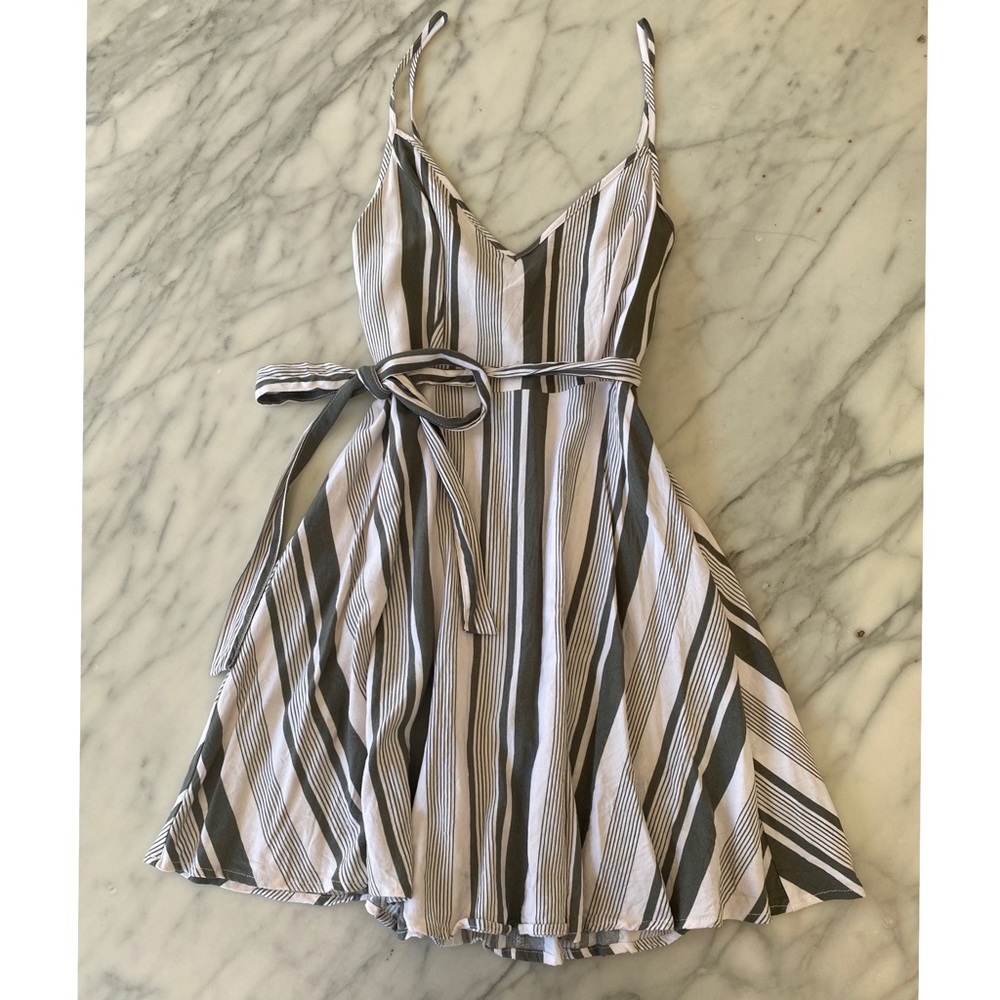 Forever 21 Striped Tie-Waist Dress - Size Medium